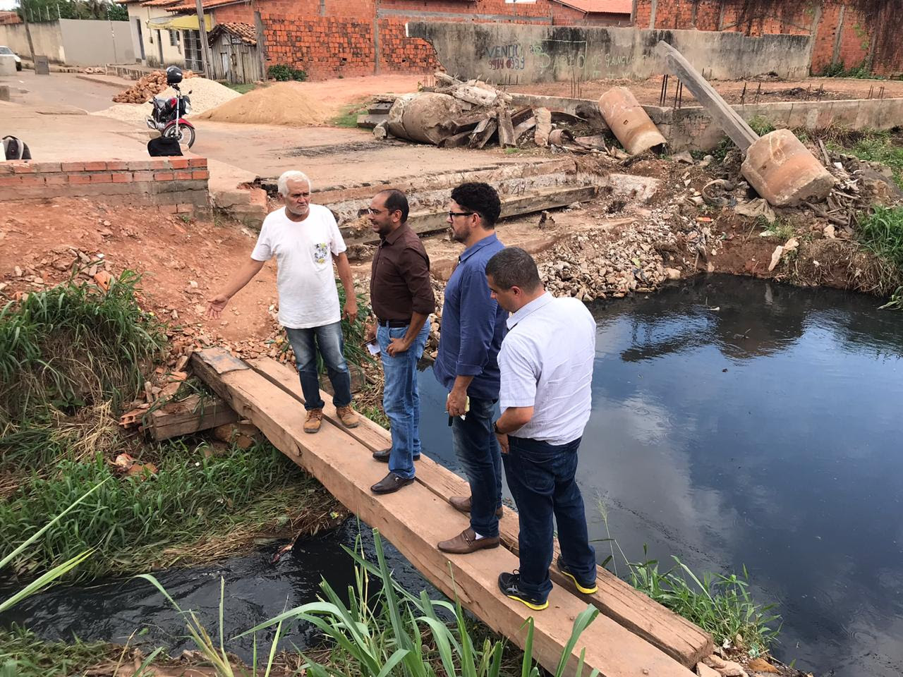 Assis Ramos Vistoria Obra De Drenagem Profunda Da Rua Da Paz Entrelinhas